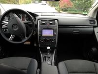 Gebraucht Mercedes B200 193 PS (141 kW) 2010 Silber metallic Van / Kleinbus