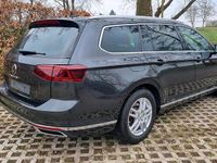 Gebraucht VW Passat Elegance 150 PS (110 kW) 2021 Grau Kombi