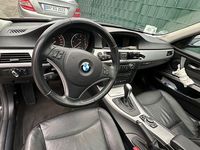 Gebraucht BMW 320 184 PS (135 kW) 2012 Schwarz Kombi