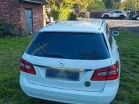 Second-hand Mercedes E220 Elegance 170 CP (125 kW) 2012 Alb Break