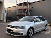 Gebraucht VW Jetta 105 PS (77 kW) 2011 Silber Limousine