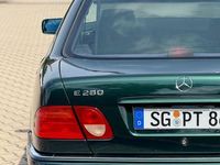 Gebraucht Mercedes E280 Avantgarde 204 PS (150 kW) 1997 Grün Limousine