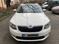 Gebraucht Skoda Octavia Ambition 150 PS (110 kW) 2016 Weiß Kombi