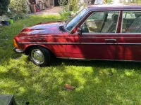 Gebraucht Mercedes E230 136 PS (100 kW) 1983 Rot Limousine