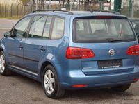 Gebraucht VW Touran Trendline 105 PS (77 kW) 2010 Blau Van / Kleinbus