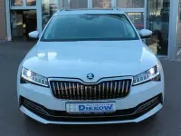 Gebraucht Skoda Superb LAURIN & KLEMENT 280 PS (205 kW) 2023 Moonweiss metallic (metallic) Kombi