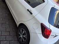 Gebraucht Toyota Yaris 69 PS (50 kW) 2015 Weiß Kleinwagen