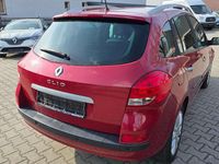 Gebraucht Renault Clio GrandTour Exception 111 PS (81 kW) 2009 Rot dyna Kombi