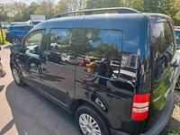 Second-hand VW Caddy 105 CP (77 kW) 2013 Negru Monovolum