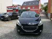 Gebraucht Peugeot 208 Allure 120 PS (88 kW) 2015 Schwarz Kleinwagen