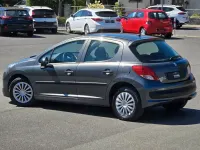 Gebraucht Peugeot 207 Tendance 95 PS (69 kW) 2010 Grau Limousine