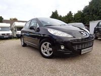 Gebraucht Peugeot 207 Forever 95 PS (69 kW) 2012 Schwarz Kleinwagen
