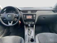 Gebraucht Skoda Octavia Scout 4x4 179 PS (131 kW) 2015 Moonweiss metallic Kombi