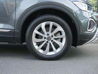 Gebraucht VW T-Roc Active 150 PS (110 kW) 2024 Grau SUV