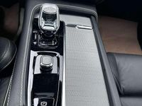 Gebraucht Volvo V90 Ultimate 197 PS (144 kW) 2022 Onyx black / metallic Kombi
