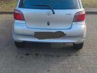 Gebraucht Toyota Yaris 87 PS (63 kW) 2002 Silber Kleinwagen