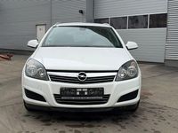Gebraucht Opel Astra Edition 116 PS (85 kW) 2010 Weiß Kombi