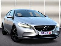 Gebraucht Volvo V40 Momentum 120 PS (88 kW) 2019 Silber Limousine
