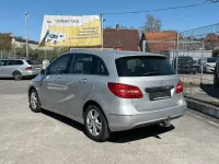 Gebraucht Mercedes B180 109 PS (80 kW) 2013 Silber Kleinwagen