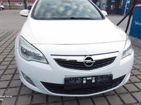 Gebraucht Opel Astra Edition 140 PS (102 kW) 2010 Weiß Limousine