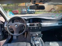 Gebraucht BMW 525 197 PS (144 kW) 2008 Schwarz Kombi