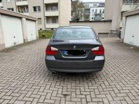 Gebraucht BMW 318 129 PS (94 kW) 2006 Grau Limousine