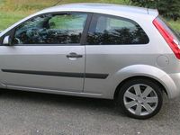 Gebraucht Ford Fiesta 80 PS (58 kW) 2007 Silber Kleinwagen