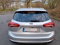 Gebraucht Ford Focus Cool & Connect 125 PS (91 kW) 2020 Silber Limousine