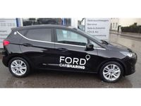 Gebraucht Ford Fiesta Titanium 125 PS (91 kW) 2023 Dunkel schwarz metallic (metallic) Limousine