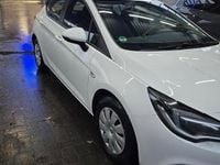 Gebraucht Opel Astra 105 PS (77 kW) 2016 Weiß Limousine