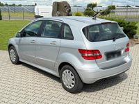 Gebraucht Mercedes B160 95 PS (69 kW) 2010 Silber Van / Kleinbus