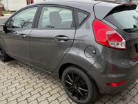 Gebraucht Ford Fiesta Trend 82 PS (60 kW) 2016 Grau Limousine