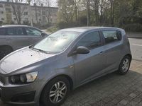 Gebraucht Chevrolet Aveo 86 PS (63 kW) 2012 Grau Kleinwagen