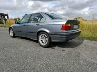 Gebraucht BMW 318 90 PS (66 kW) 1995 Silber Limousine
