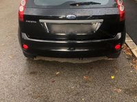 Gebraucht Ford Fiesta Ambiente 69 PS (50 kW) 2006 Schwarz Kleinwagen