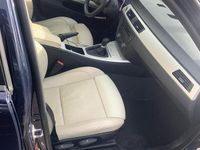 Gebraucht BMW 320 177 PS (130 kW) 2007 Blau Kombi