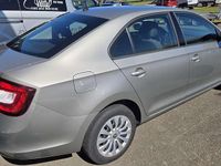 Gebraucht Skoda Rapid Active 95 PS (69 kW) 2019 Cappuccinobeige metallic Kleinwagen