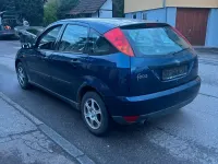 Gebraucht Ford Focus 101 PS (74 kW) 2002 Blau Kleinwagen