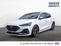 Neu Ford Focus ST 280 PS (205 kW) 2025 Frozen white Limousine