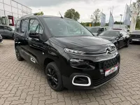 Gebraucht Citroën Berlingo Shine 131 PS (96 kW) 2023 Lackierung schwarz perla nera/ Van / Kleinbus