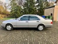 Gebraucht Mercedes E200 136 PS (100 kW) 1997 Silber Limousine