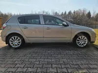 Używany Opel Astra 90 KM (66 kW) 2005 Srebrny Hatchback