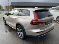 Gebraucht Volvo V60 CC 145 PS (106 kW) 2023 Kombi
