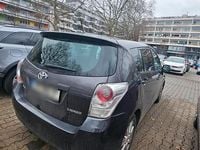 Gebraucht Toyota Verso 150 PS (110 kW) 2009 Grau Van / Kleinbus