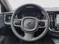Neu Volvo V60 Plus 197 PS (144 kW) 2025 Onyx black Kombi