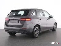Gebraucht Mercedes B200 Progressive 150 PS (110 kW) 2024 Grau Van / Kleinbus