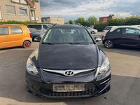 Gebraucht Hyundai i30 Classic 109 PS (80 kW) 2011 Schwarz Kombi