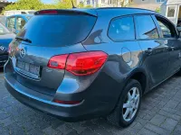 Gebraucht Opel Astra 110 PS (80 kW) 2011 Grau Kombi