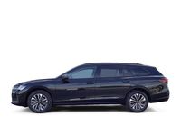 Neu Skoda Superb Selection 150 PS (110 kW) 2025 Ebony schwarz metallic Kombi