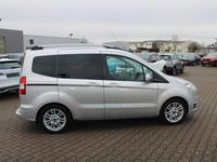 Gebraucht Ford Tourneo Courier Titanium 101 PS (74 kW) 2018 Silber Van / Kleinbus